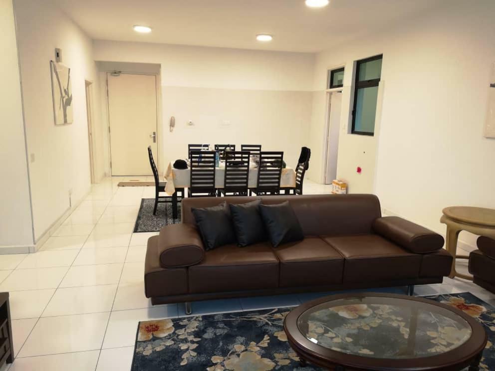 Skyloft Muslim Suite ยะโฮร์บาห์รู ภายนอก รูปภาพ