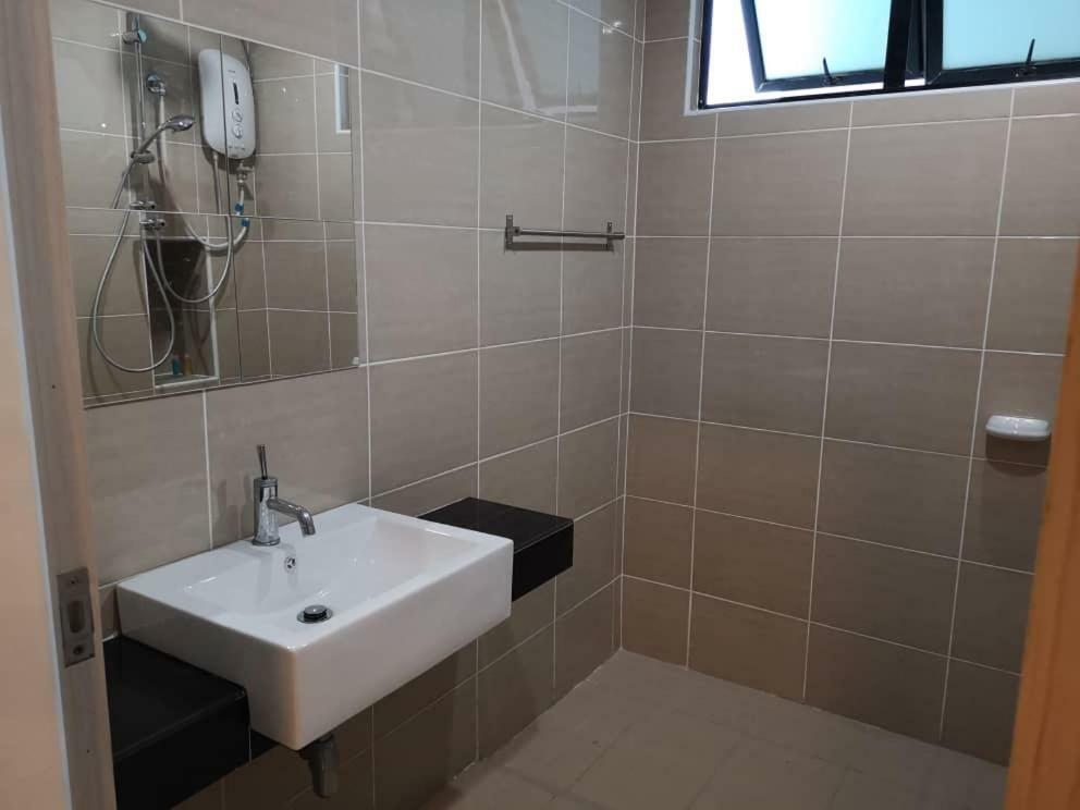 Skyloft Muslim Suite ยะโฮร์บาห์รู ภายนอก รูปภาพ